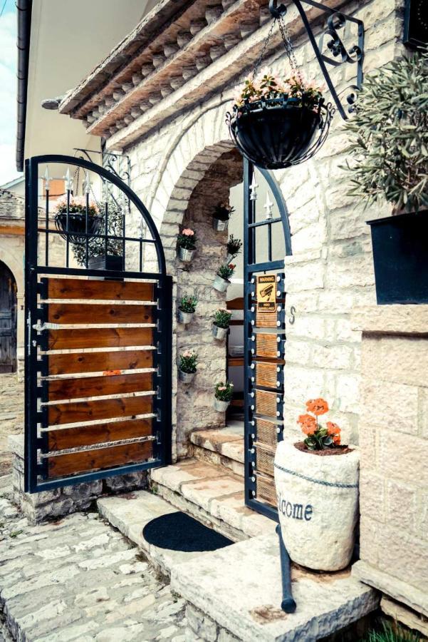 Hotel Domino Gjirokastër Exteriér fotografie